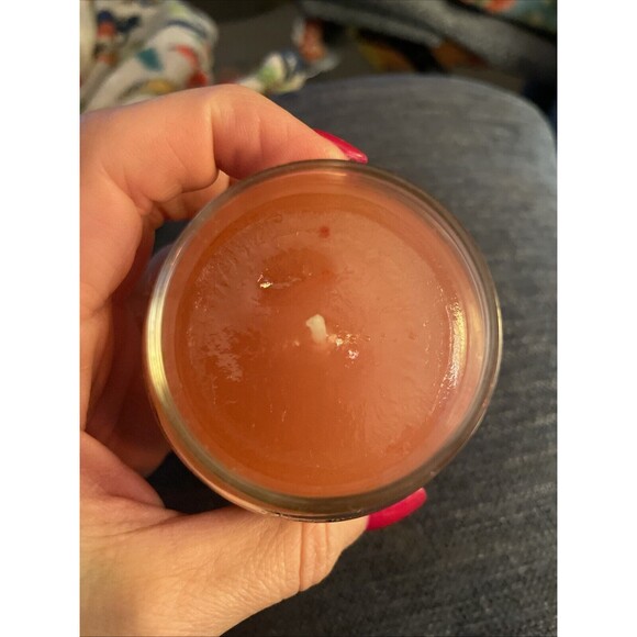 Yankee Candles Fresh Cut Roses 3.7 Oz Jar Candle New - Picture 3 of 3